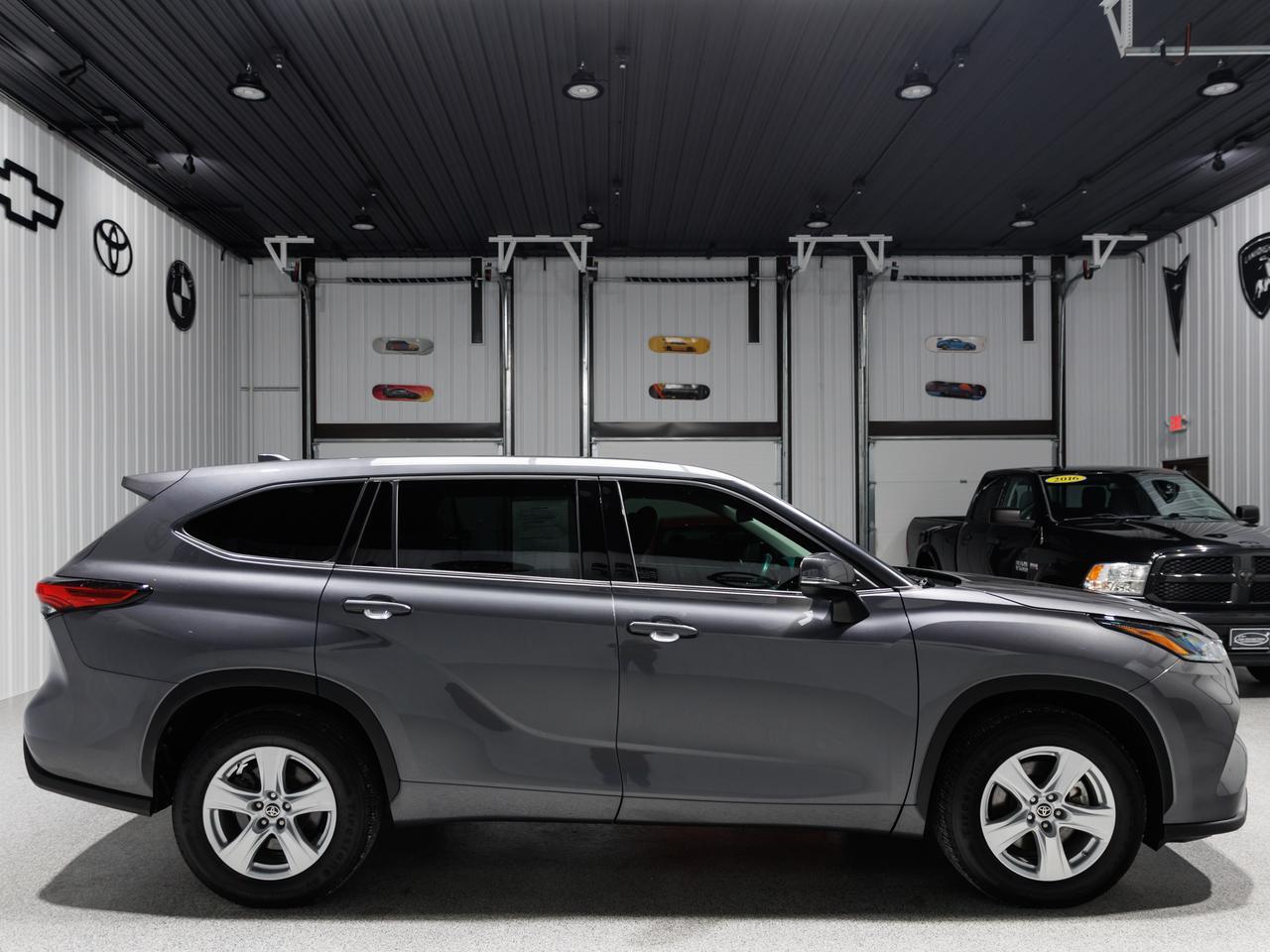 2021 Toyota Highlander LE 7-Passenger Cranberry PA
