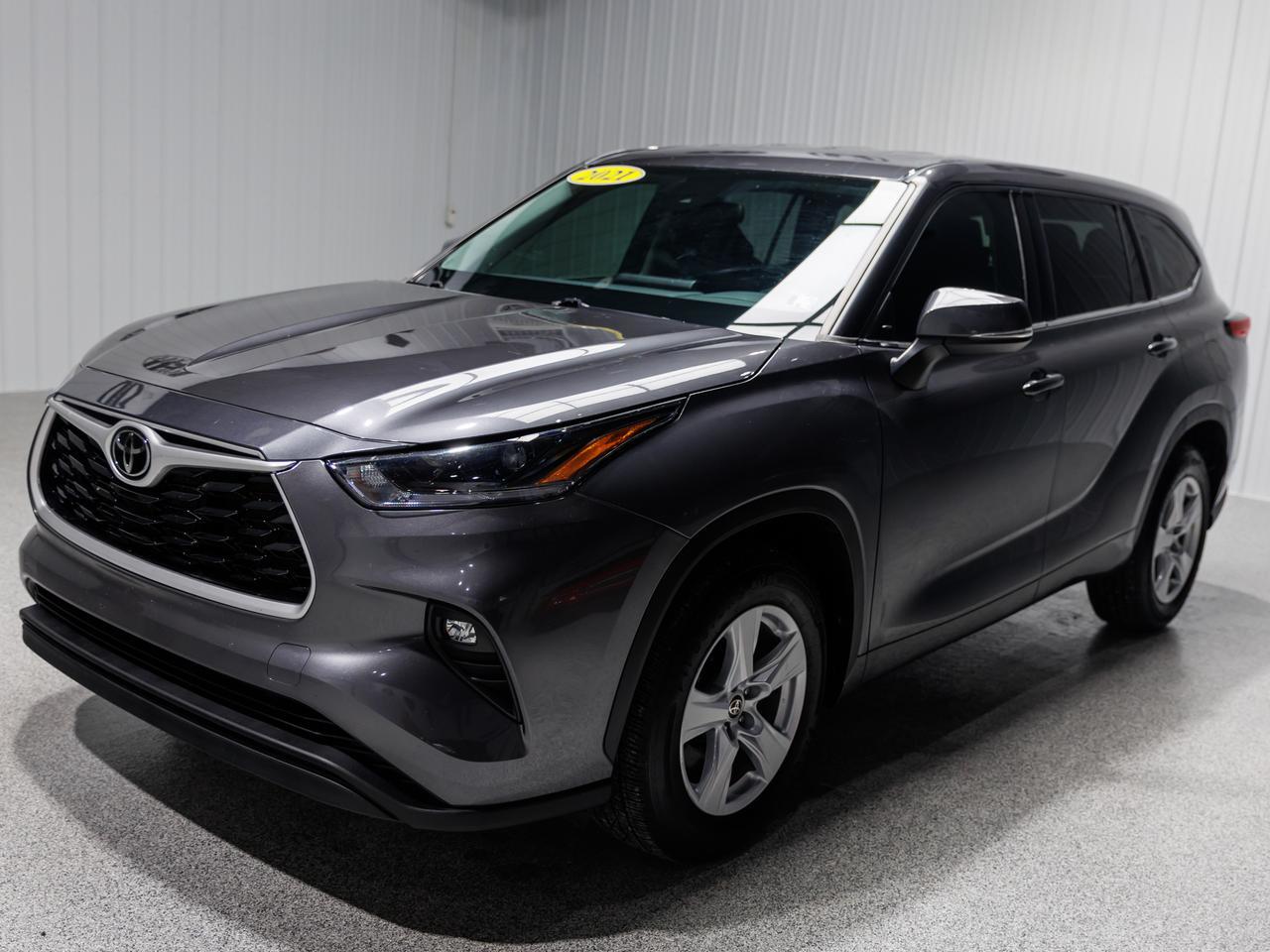 2021 Toyota Highlander LE 7-Passenger Cranberry PA
