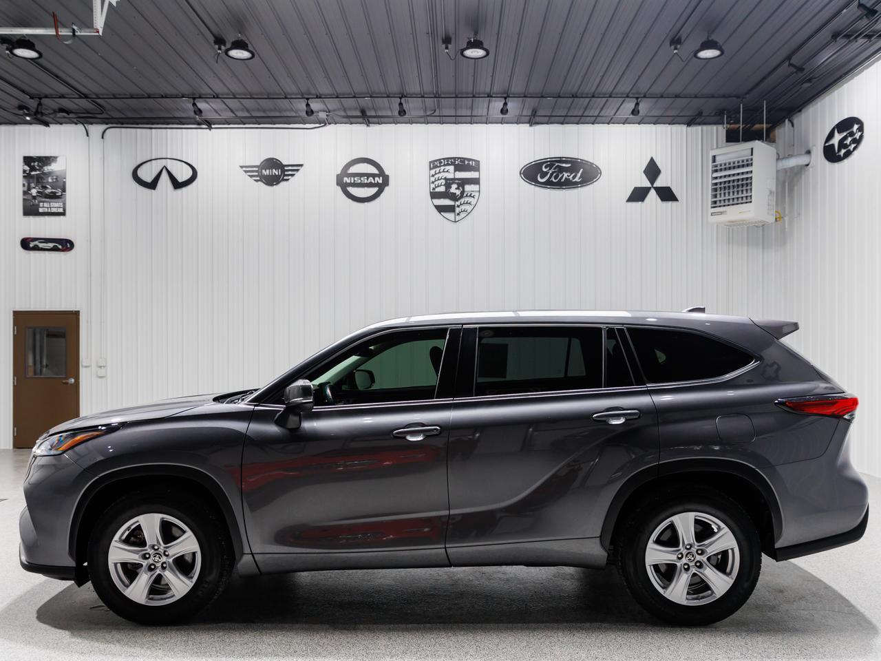 2021 Toyota Highlander LE 7-Passenger Cranberry PA