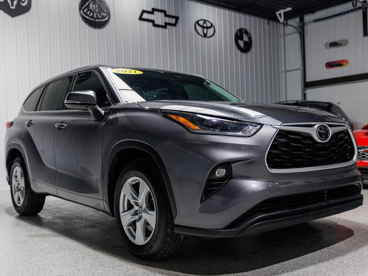 2021 Toyota Highlander LE 7-Passenger Cranberry PA