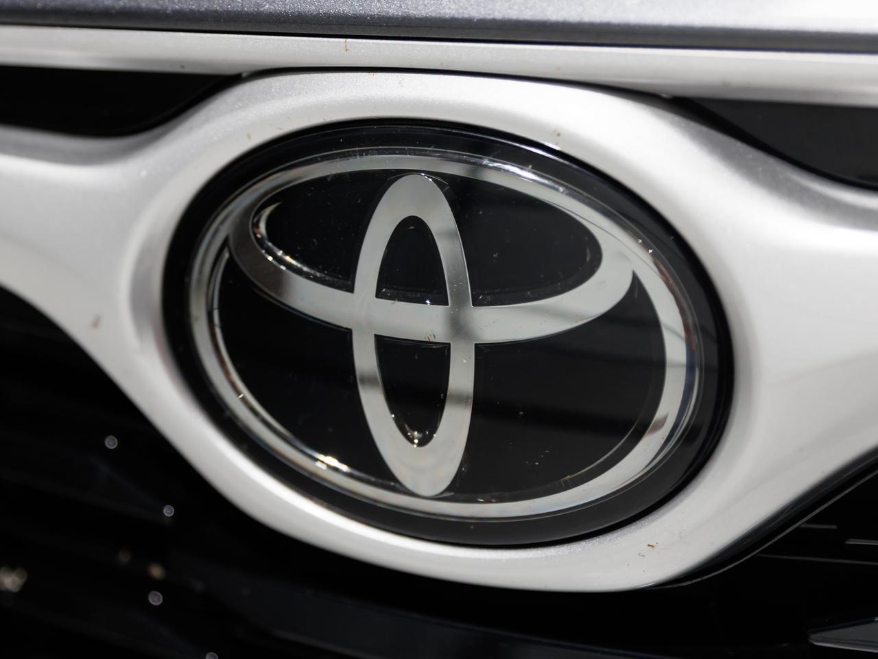 2021 Toyota Highlander LE 7-Passenger Cranberry PA