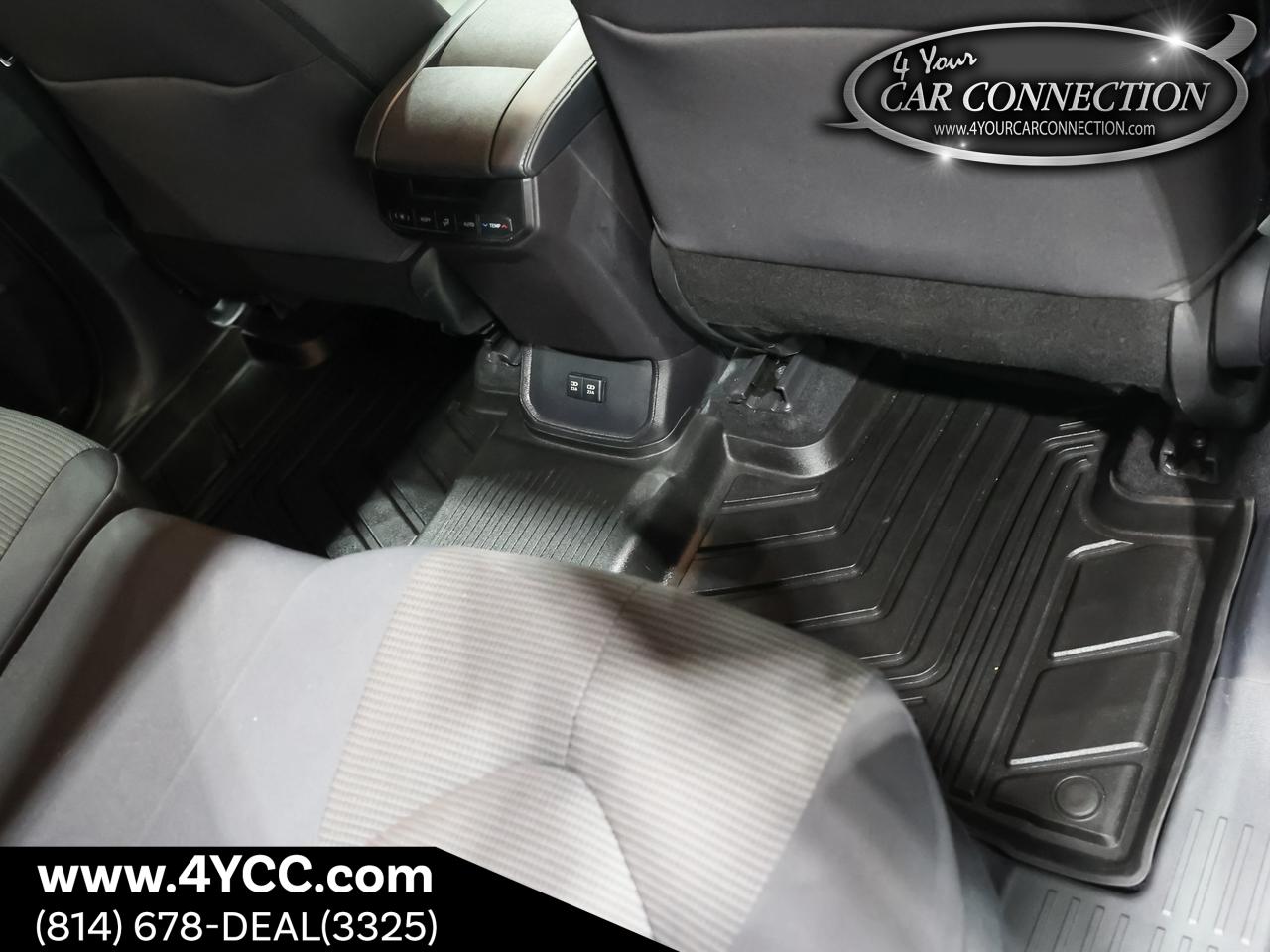 2021 Toyota Highlander LE 7-Passenger Cranberry PA