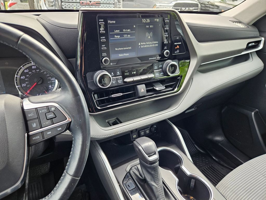 2021 Toyota Highlander LE Gresham OR
