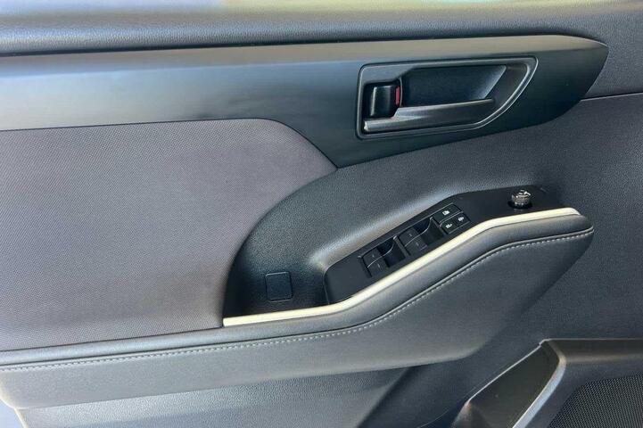2021 Toyota Highlander LE Roseville CA