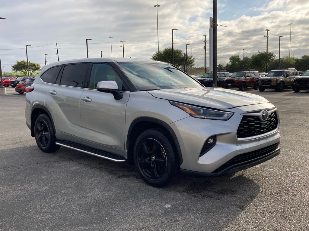2021 Toyota Highlander LE