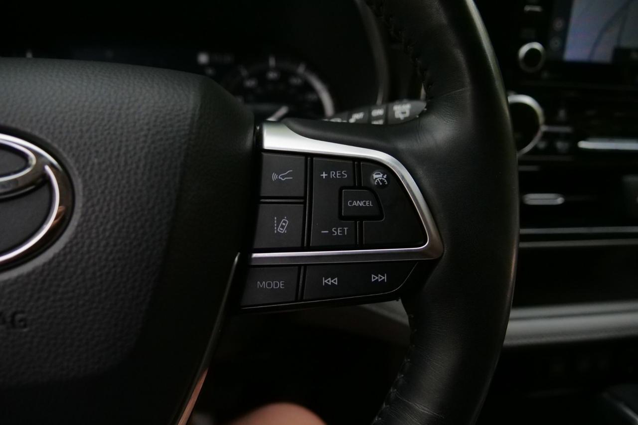 2021 Toyota Highlander Limited / AWD / Third Row / Vented Seats! Lincolnton NC