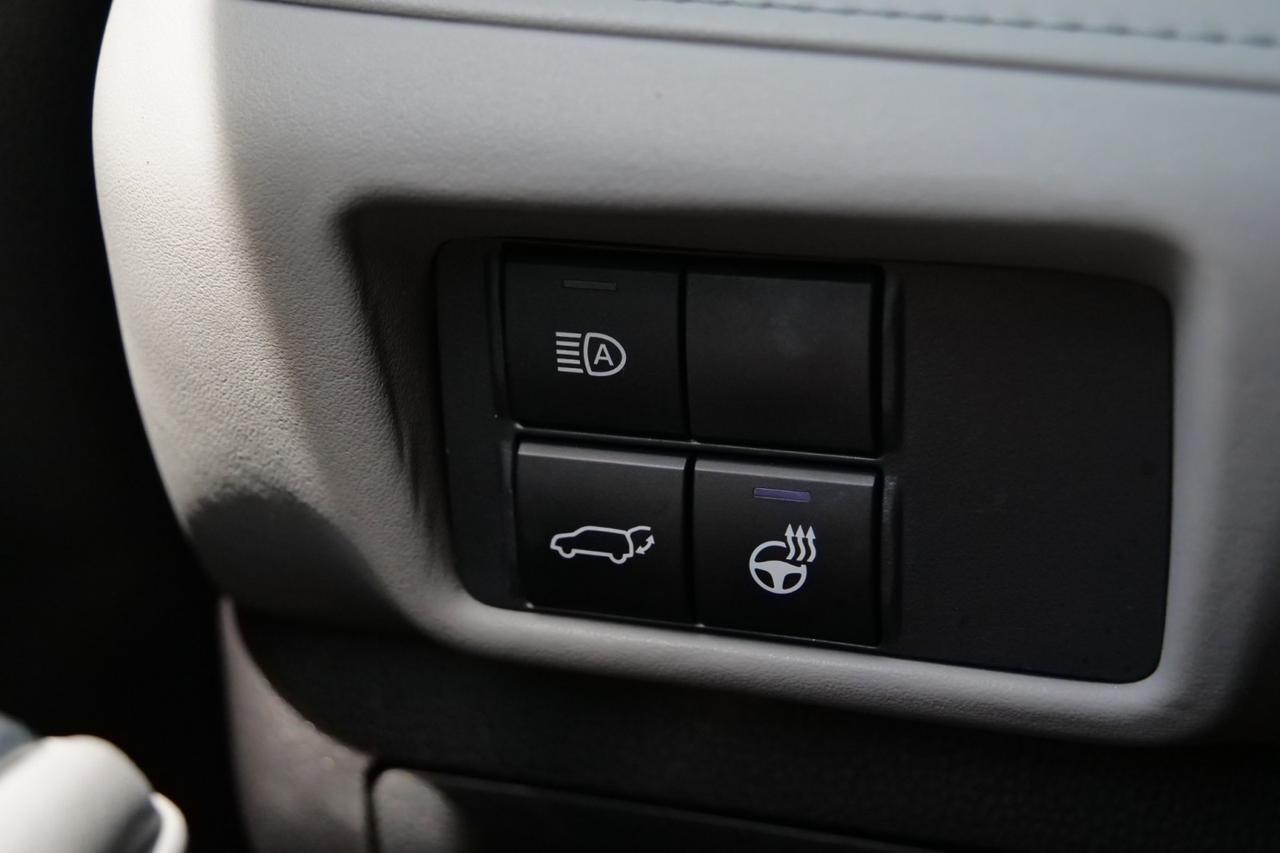 2021 Toyota Highlander Limited / AWD / Third Row / Vented Seats! Lincolnton NC