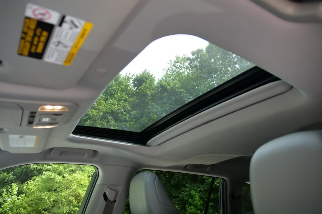 2021 Toyota Highlander Limited / AWD / Third Row / Vented Seats! Lincolnton NC