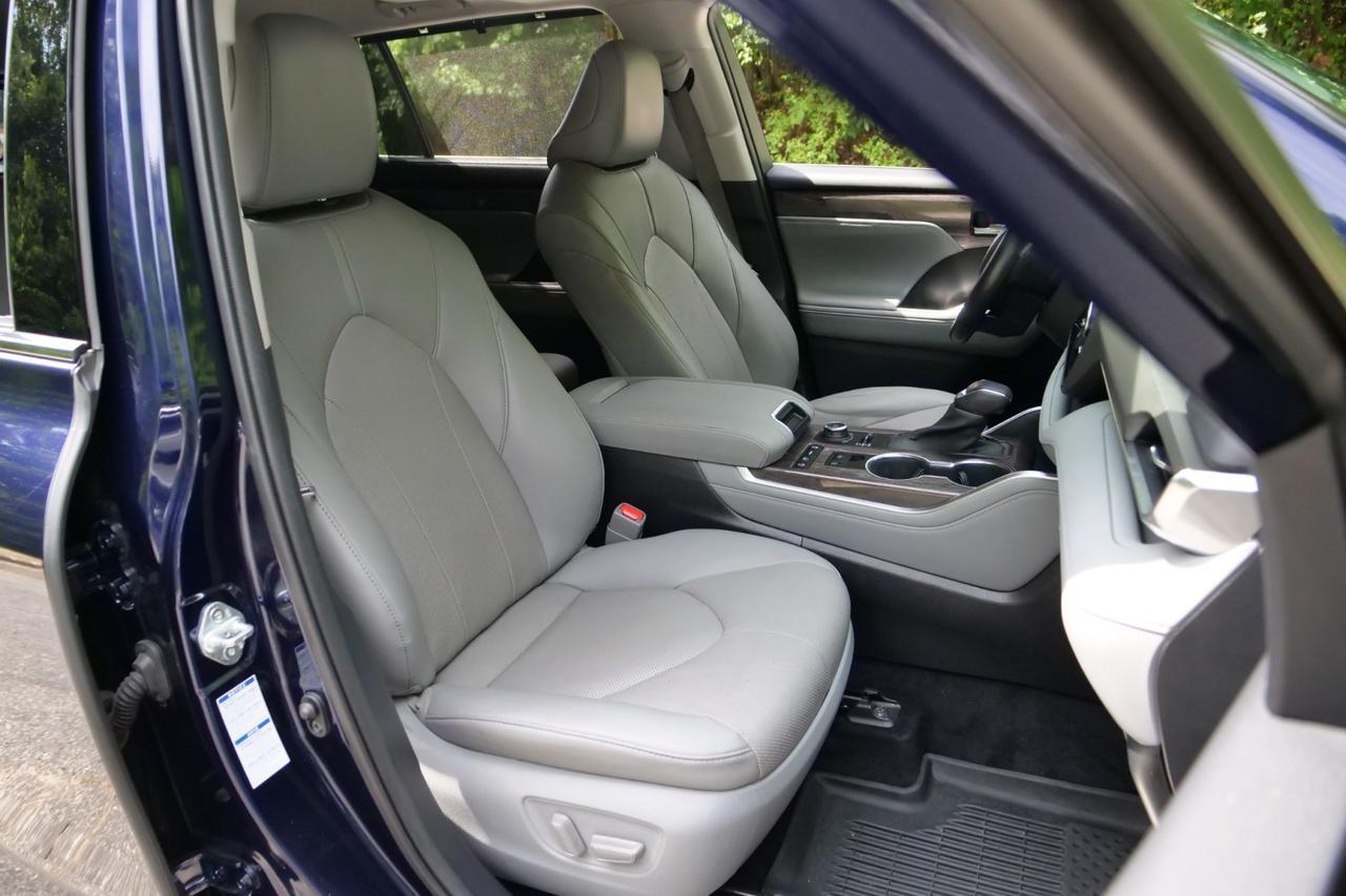 2021 Toyota Highlander Limited / AWD / Third Row / Vented Seats! Lincolnton NC