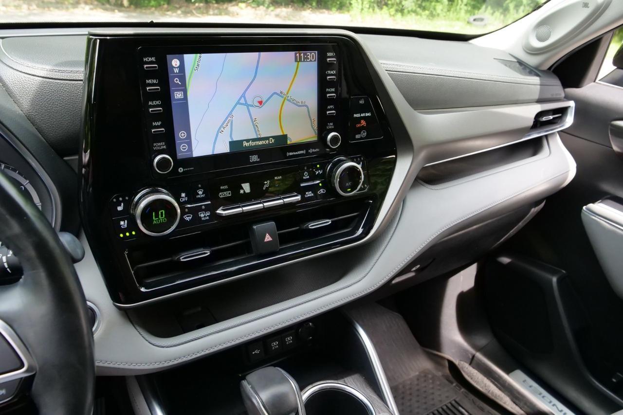 2021 Toyota Highlander Limited / AWD / Third Row / Vented Seats! Lincolnton NC