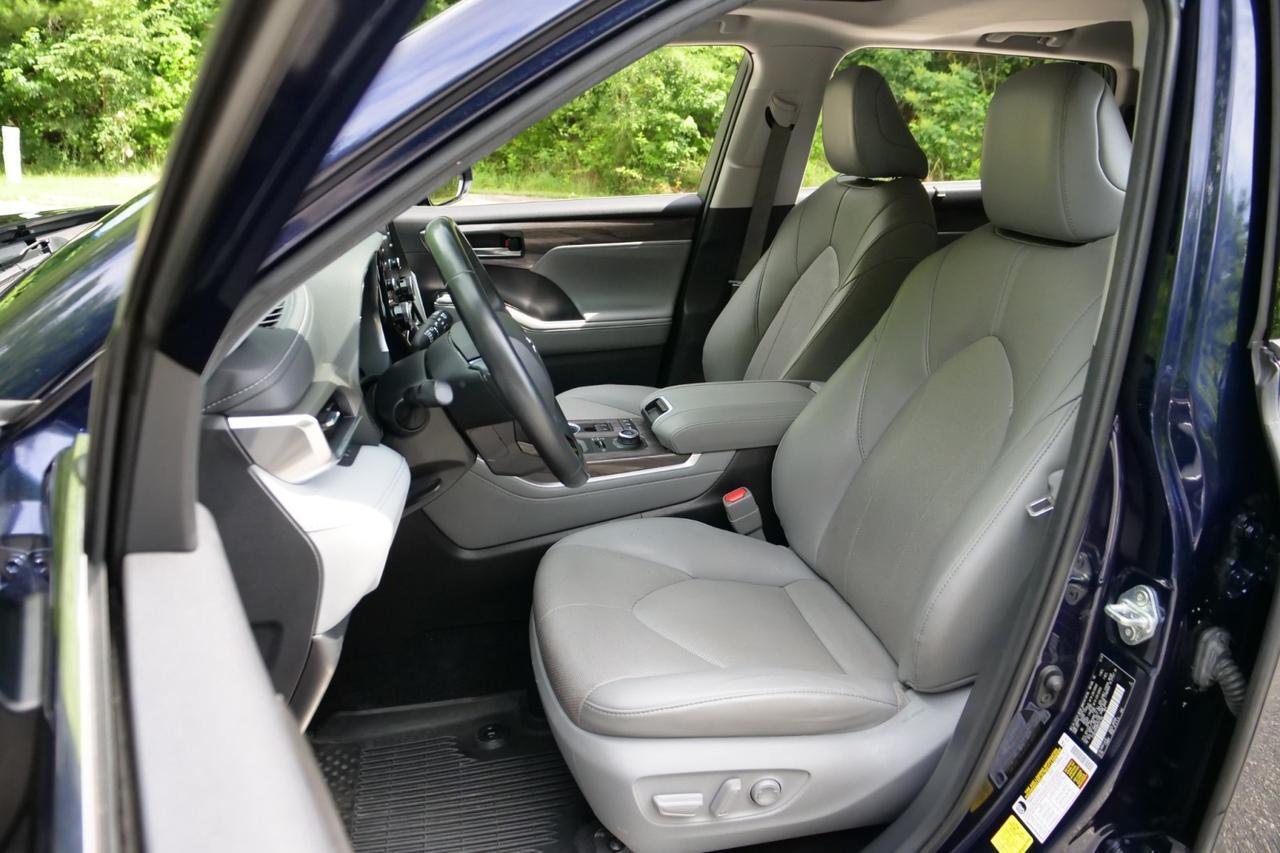 2021 Toyota Highlander Limited / AWD / Third Row / Vented Seats! Lincolnton NC