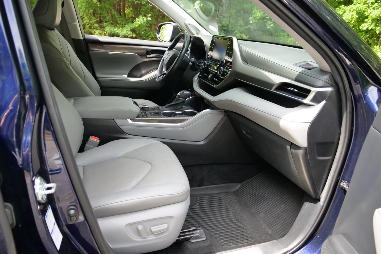 2021 Toyota Highlander Limited / AWD / Third Row / Vented Seats! Lincolnton NC