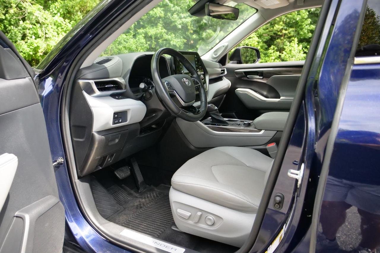 2021 Toyota Highlander Limited / AWD / Third Row / Vented Seats! Lincolnton NC