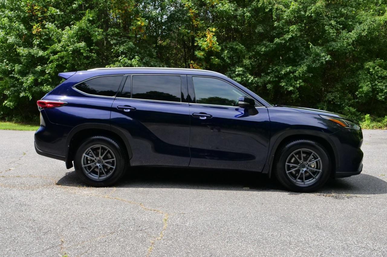 2021 Toyota Highlander Limited / AWD / Third Row / Vented Seats! Lincolnton NC