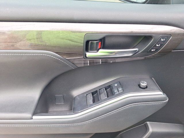 2021 Toyota Highlander Limited Hurst TX