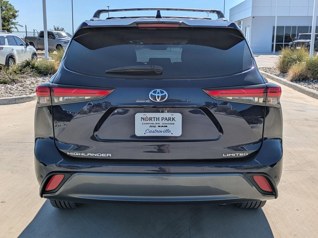 2021 Toyota Highlander Limited Castroville TX