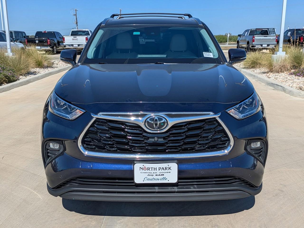 2021 Toyota Highlander Limited Castroville TX