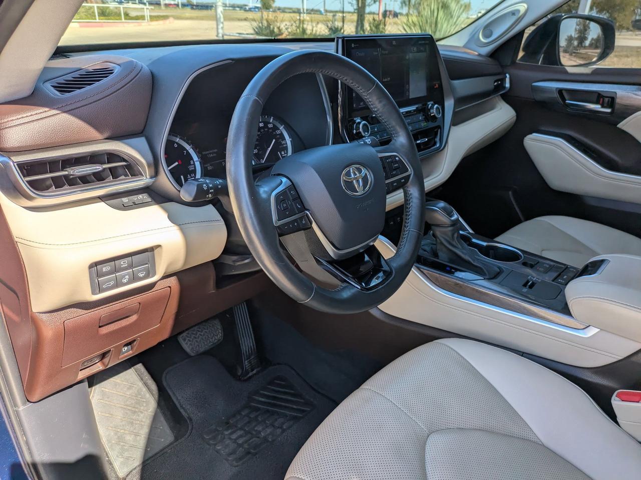 2021 Toyota Highlander Limited Castroville TX