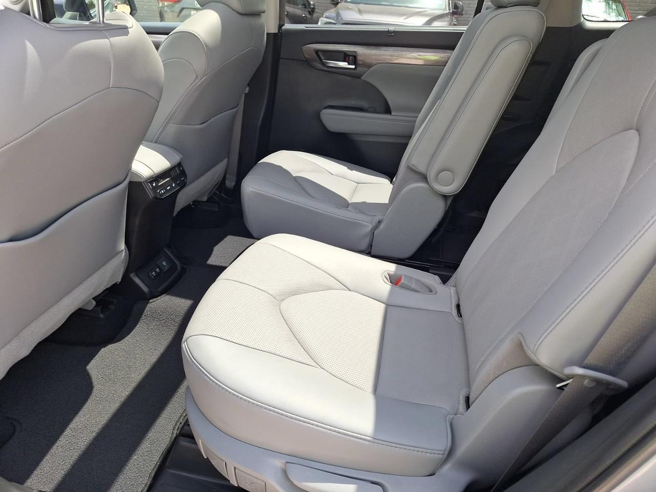 2021 Toyota Highlander Platinum Hurst TX