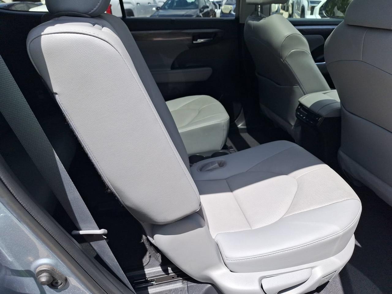 2021 Toyota Highlander Platinum Hurst TX