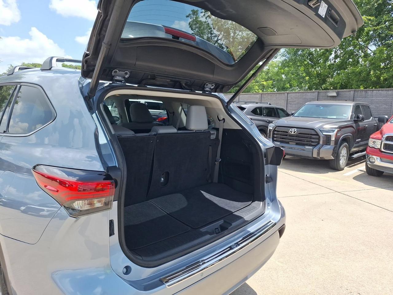 2021 Toyota Highlander Platinum Hurst TX