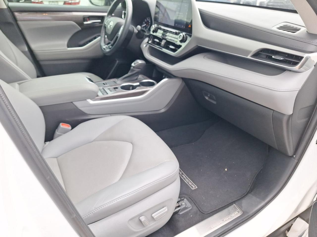 2021 Toyota Highlander Platinum Hurst TX
