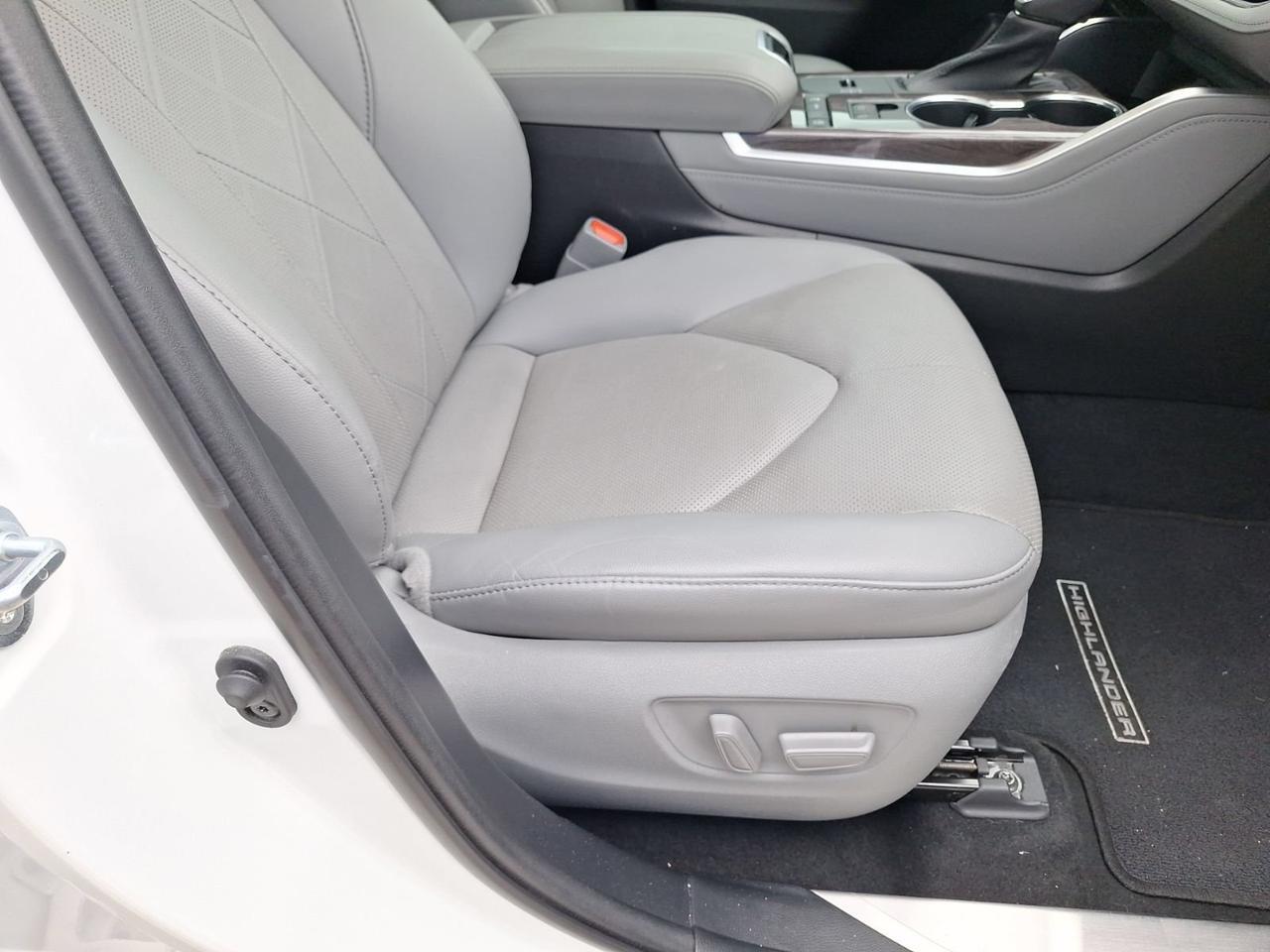 2021 Toyota Highlander Platinum Hurst TX
