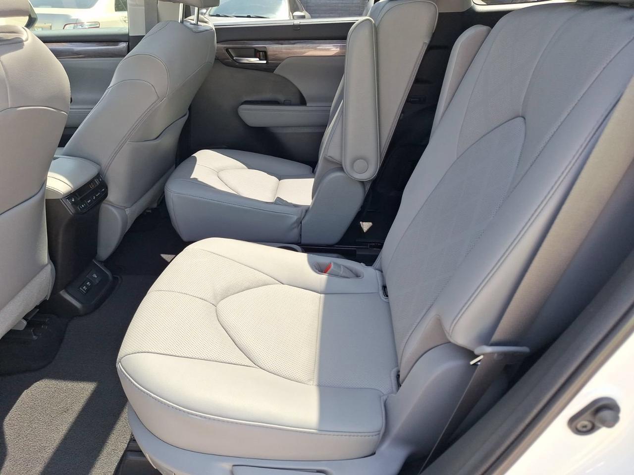 2021 Toyota Highlander Platinum Hurst TX