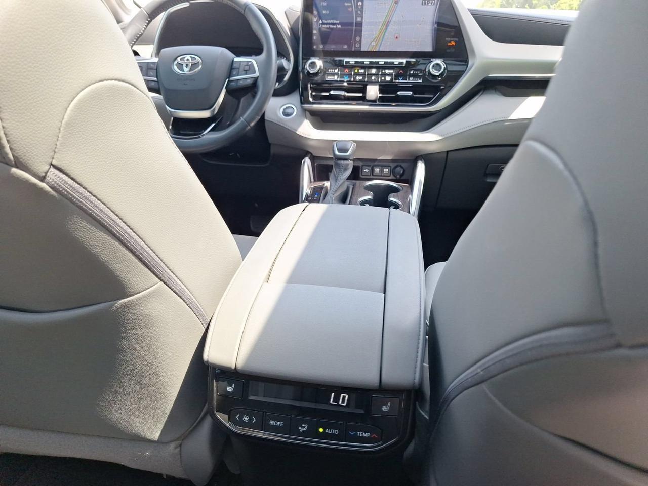 2021 Toyota Highlander Platinum Hurst TX