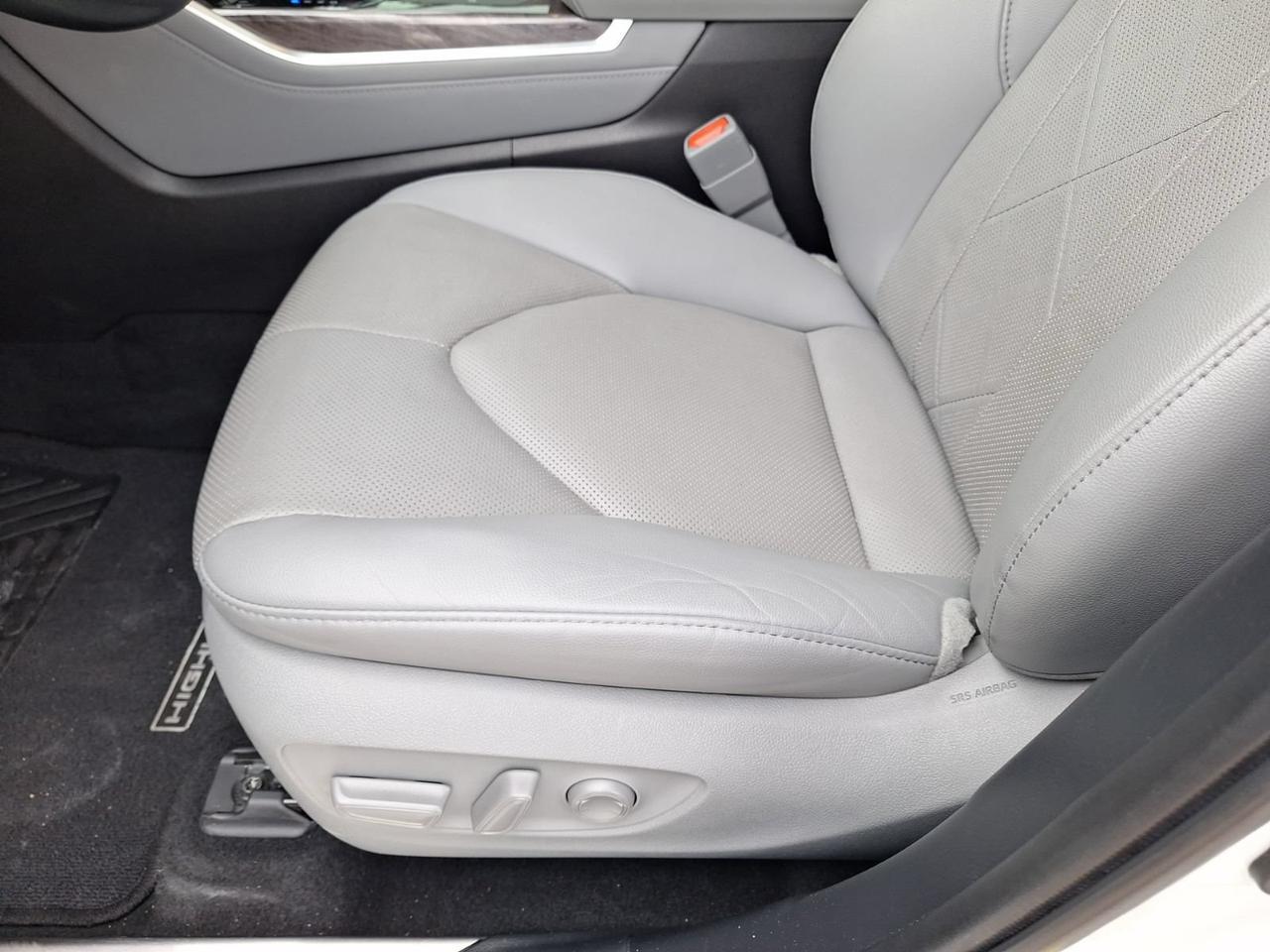 2021 Toyota Highlander Platinum Hurst TX