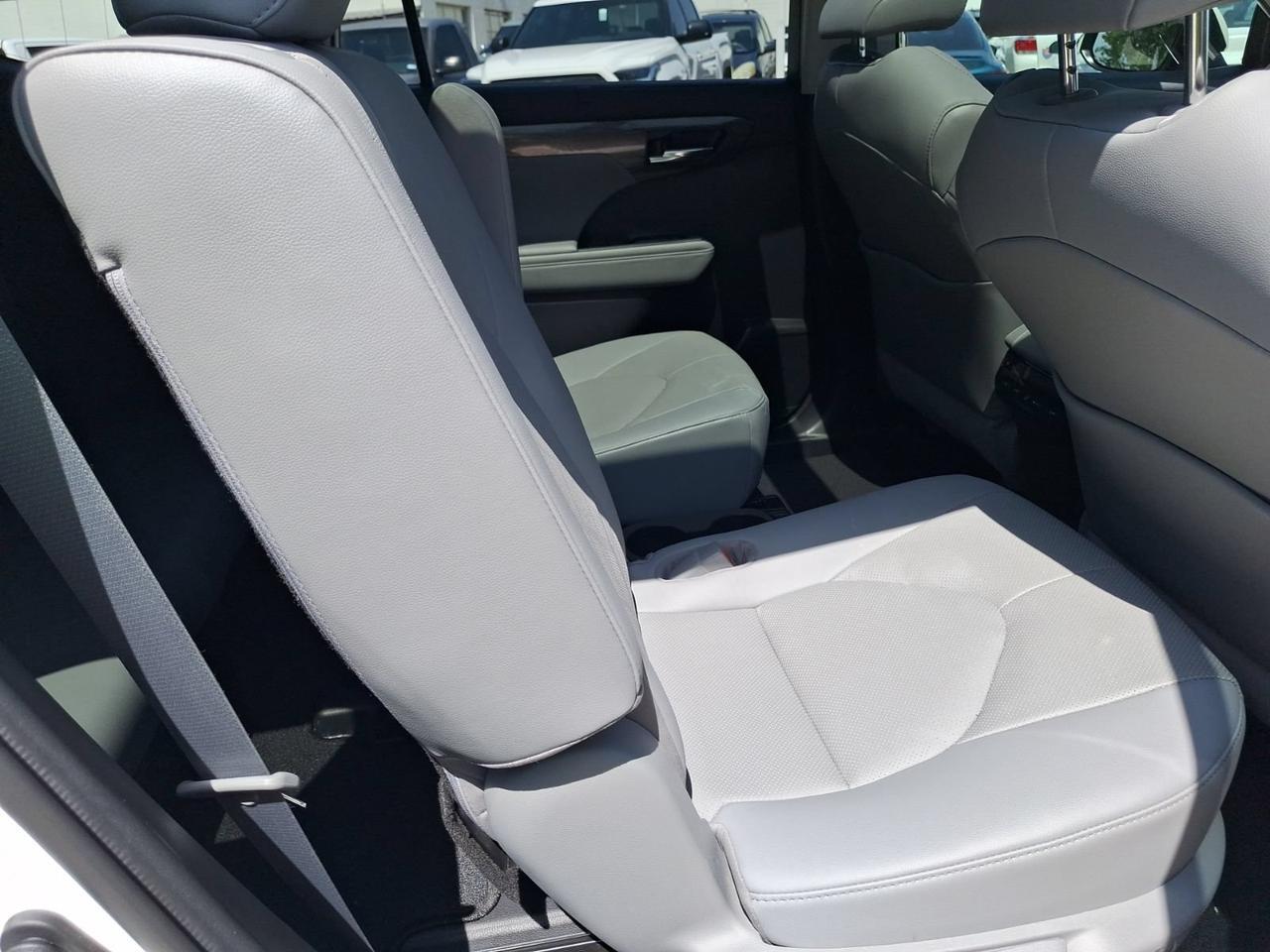 2021 Toyota Highlander Platinum Hurst TX