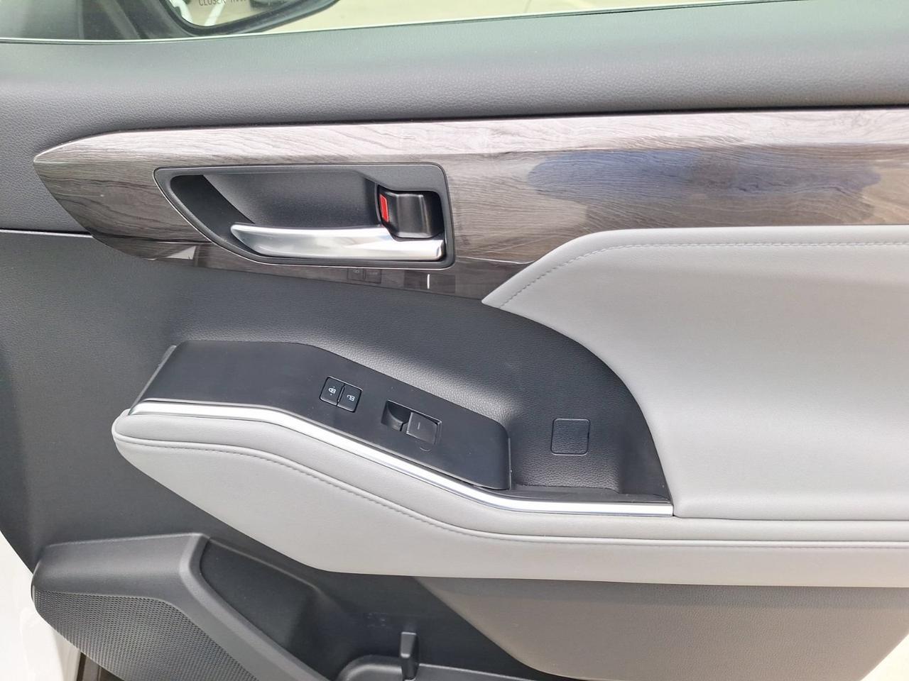2021 Toyota Highlander Platinum Hurst TX