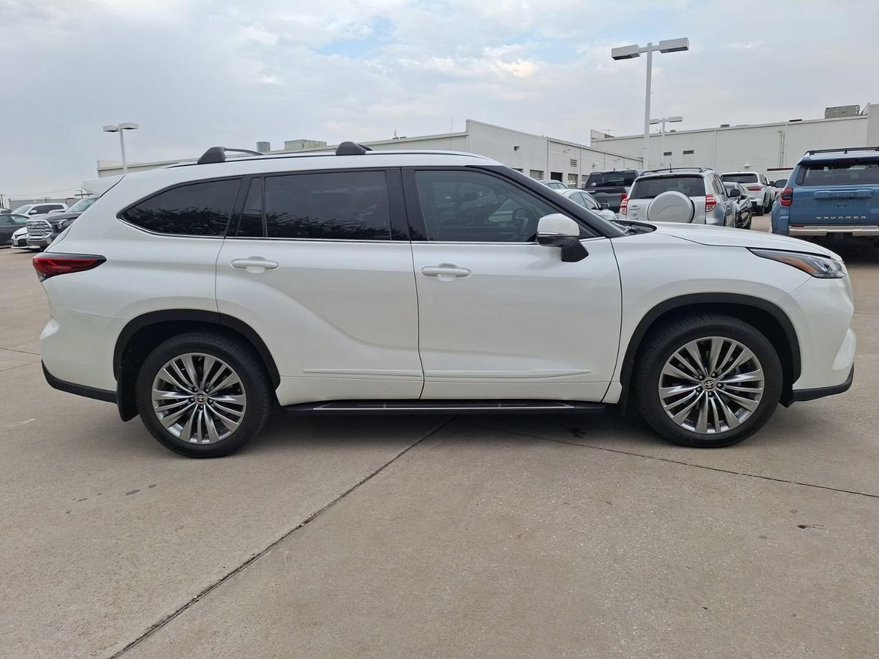 2021 Toyota Highlander Platinum Hurst TX
