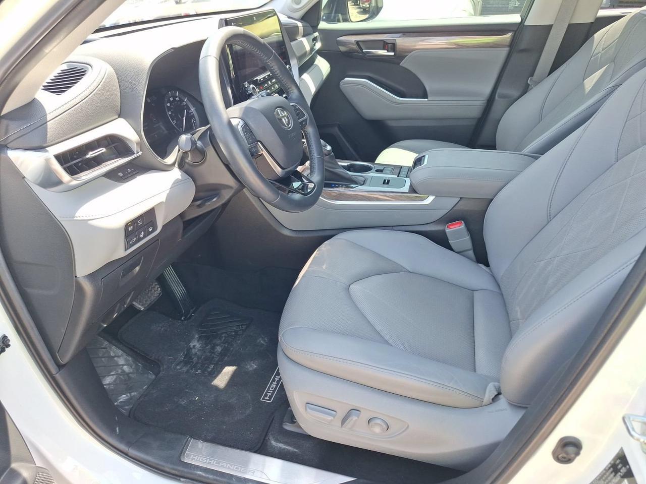 2021 Toyota Highlander Platinum Hurst TX