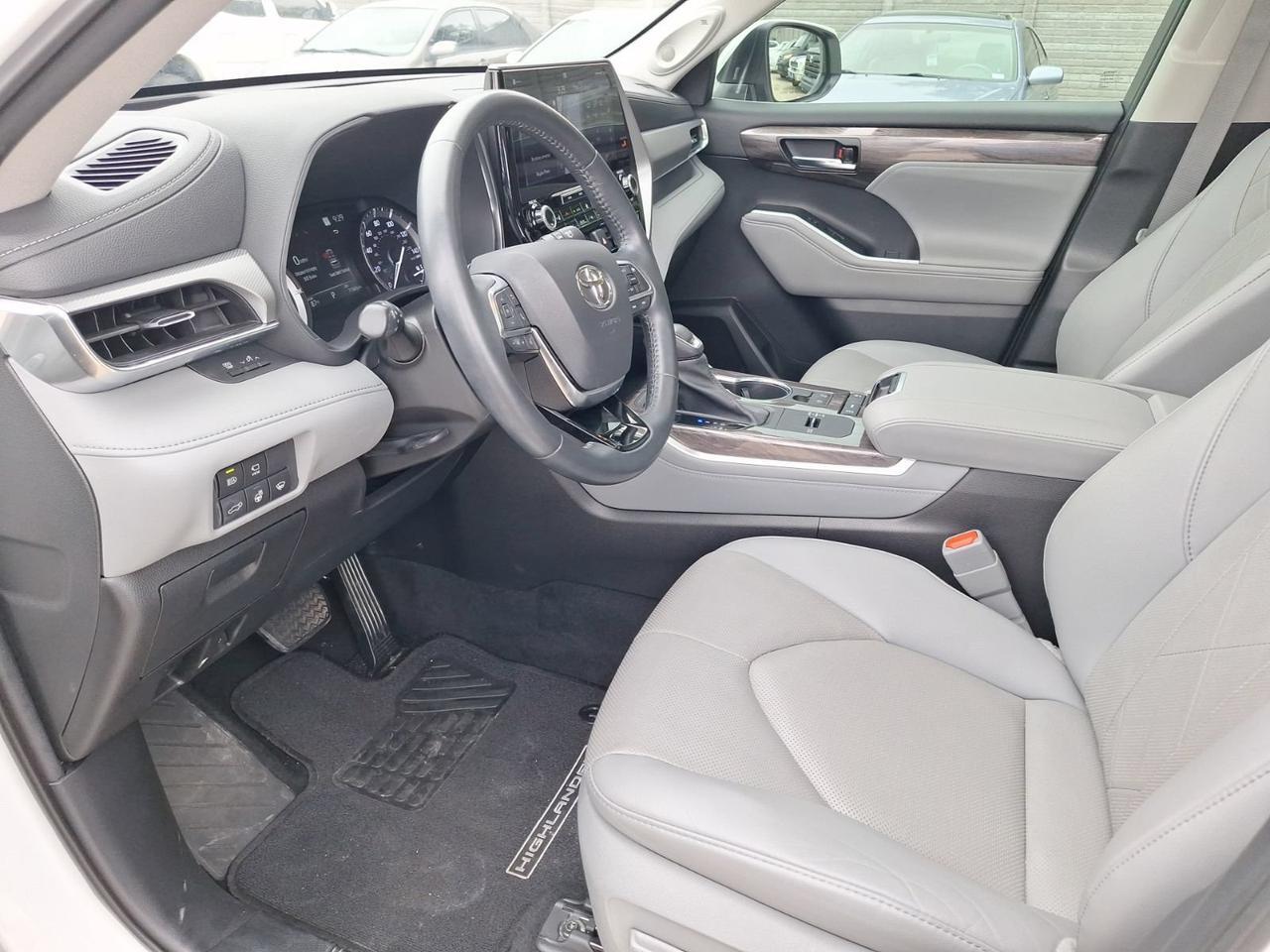 2021 Toyota Highlander Platinum Hurst TX