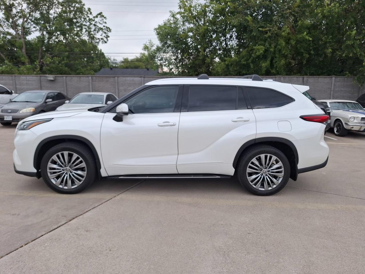2021 Toyota Highlander Platinum Hurst TX