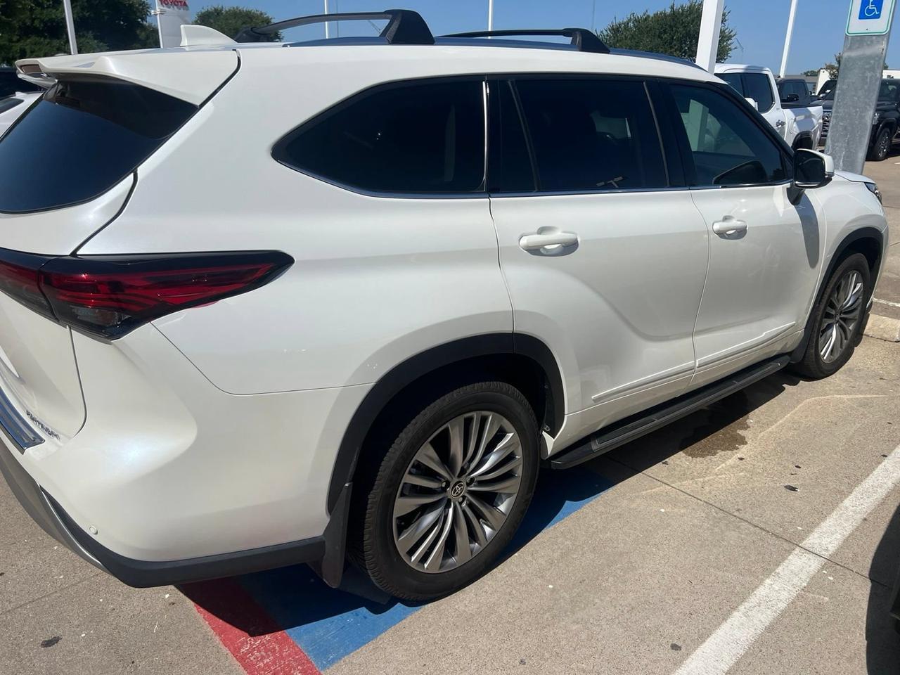 2021 Toyota Highlander Platinum Hurst TX