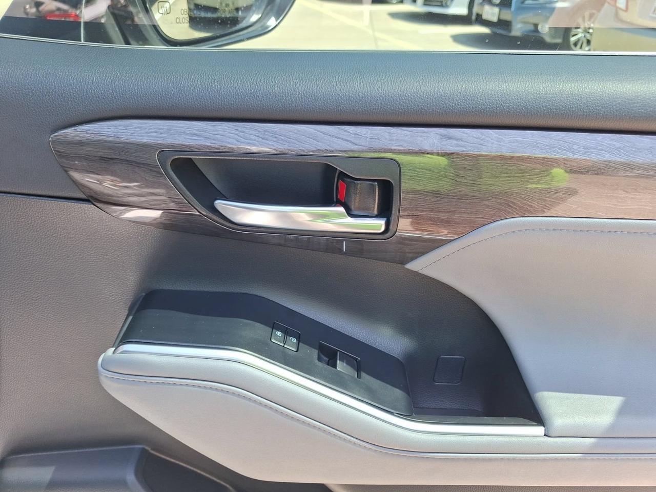 2021 Toyota Highlander Platinum Hurst TX