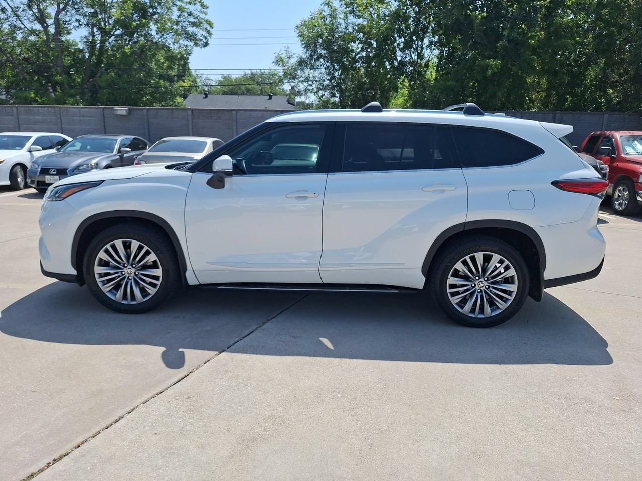 2021 Toyota Highlander Platinum Hurst TX