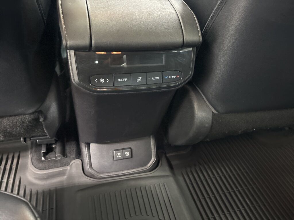2021 Toyota Highlander XLE AWD 7 Passenger Minocqua WI