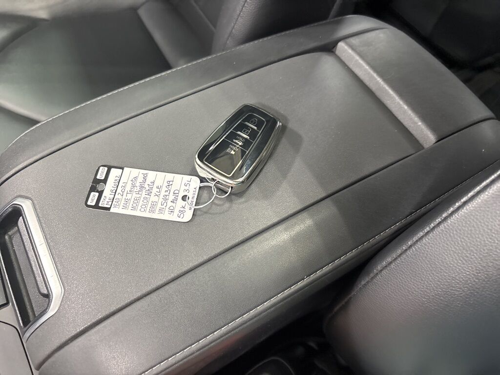 2021 Toyota Highlander XLE AWD 7 Passenger Minocqua WI