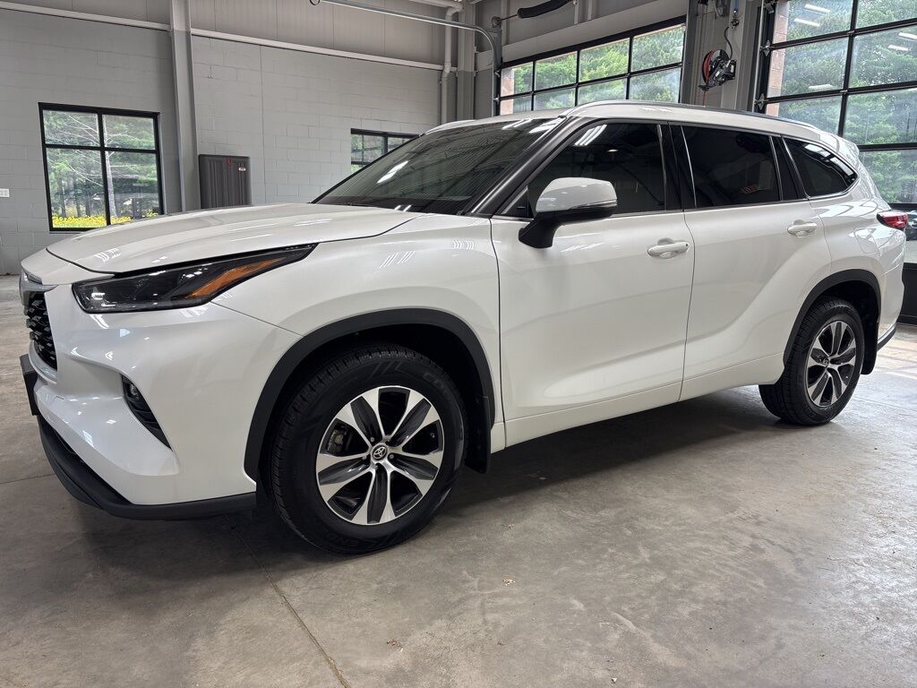 2021 Toyota Highlander XLE AWD 7 Passenger Minocqua WI