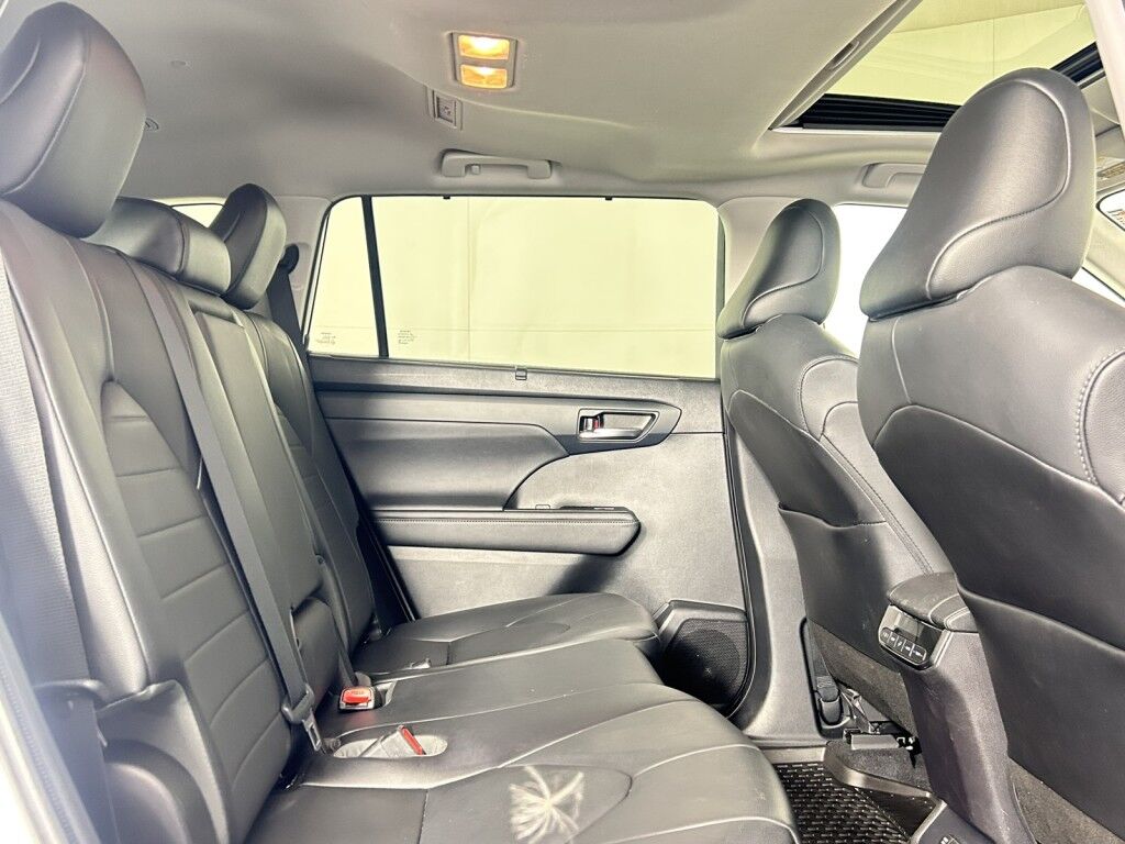 2021 Toyota Highlander XLE AWD Maumee OH
