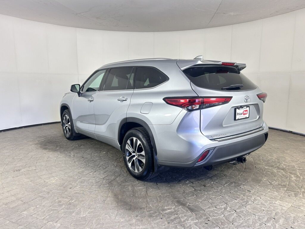 2021 Toyota Highlander XLE AWD Maumee OH