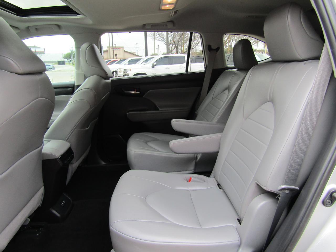 2021 Toyota Highlander XLE FWD (Natl) Grand Prairie TX