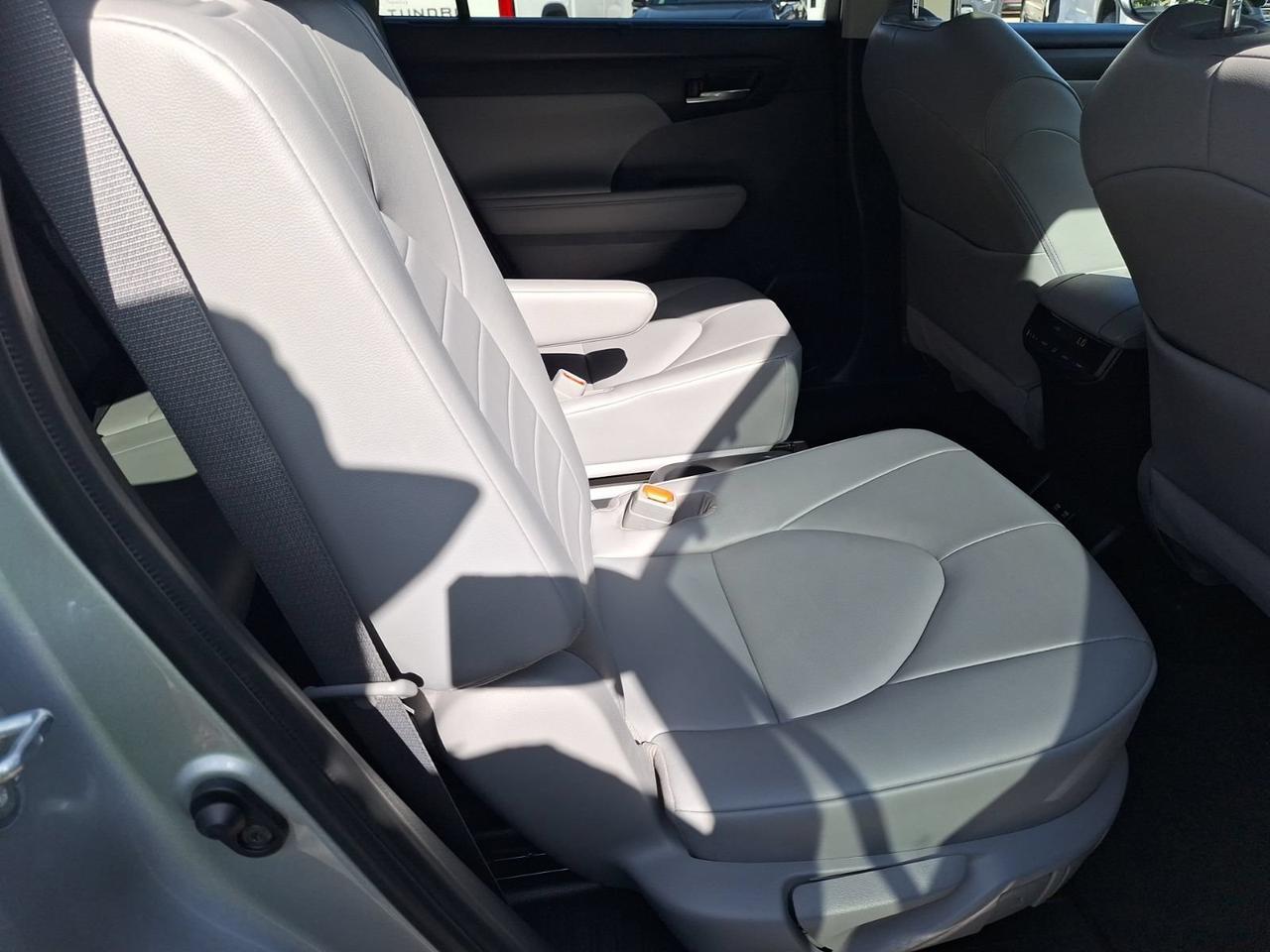 2021 Toyota Highlander XLE Hurst TX