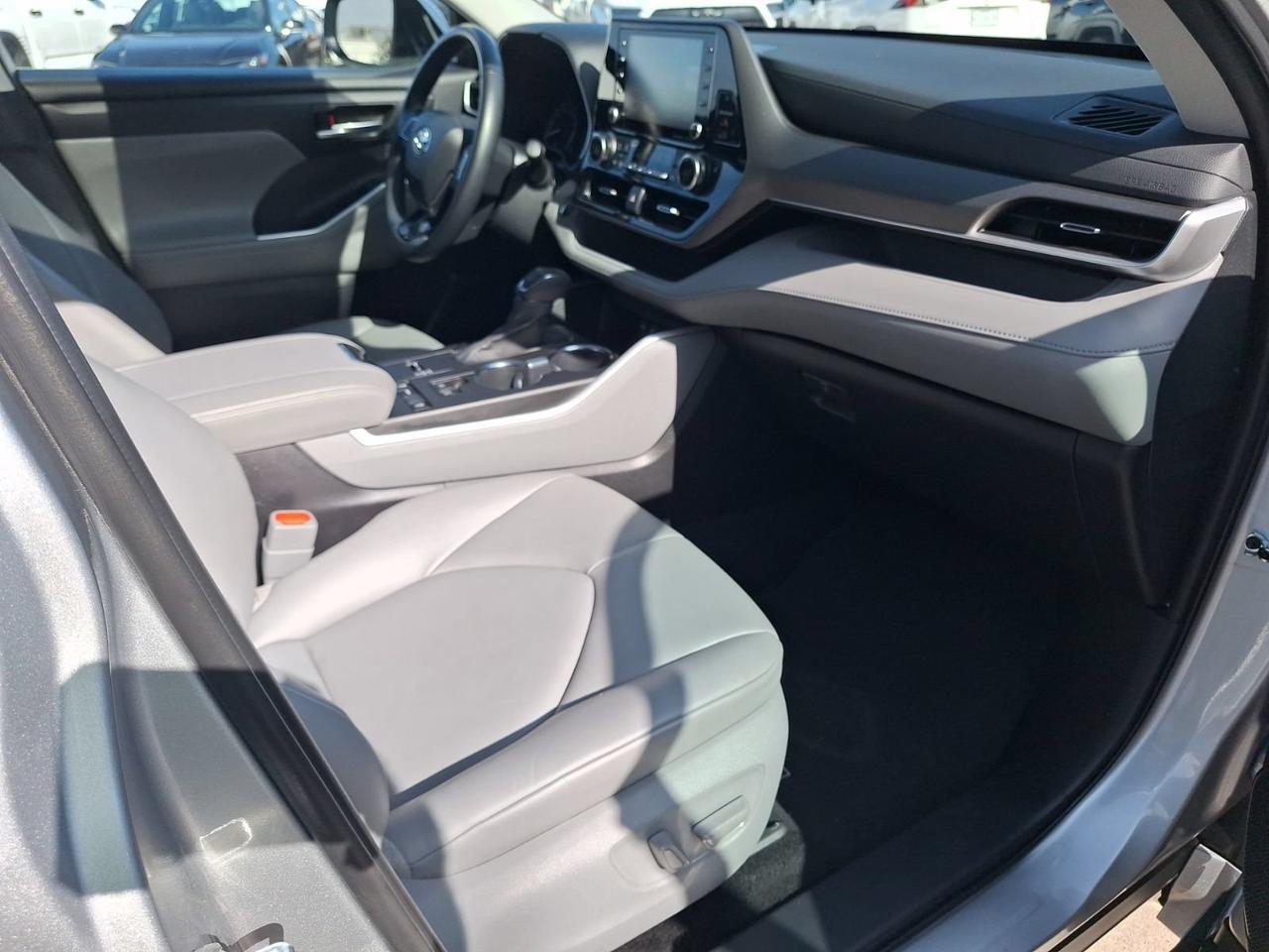 2021 Toyota Highlander XLE Hurst TX