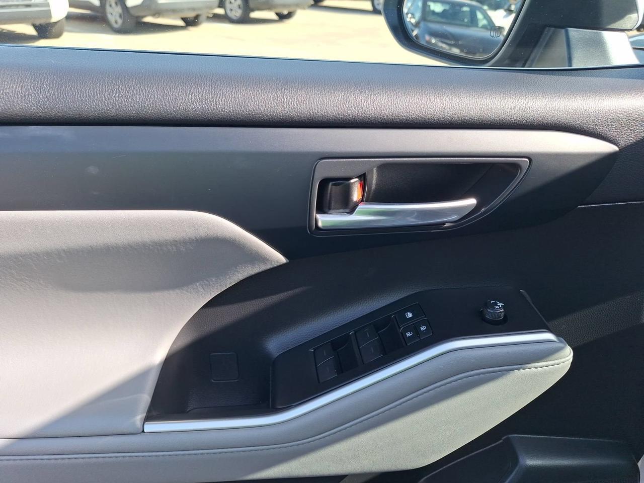 2021 Toyota Highlander XLE Hurst TX
