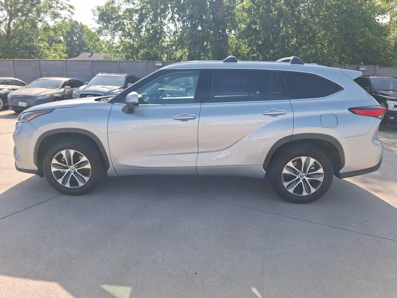 2021 Toyota Highlander XLE Hurst TX