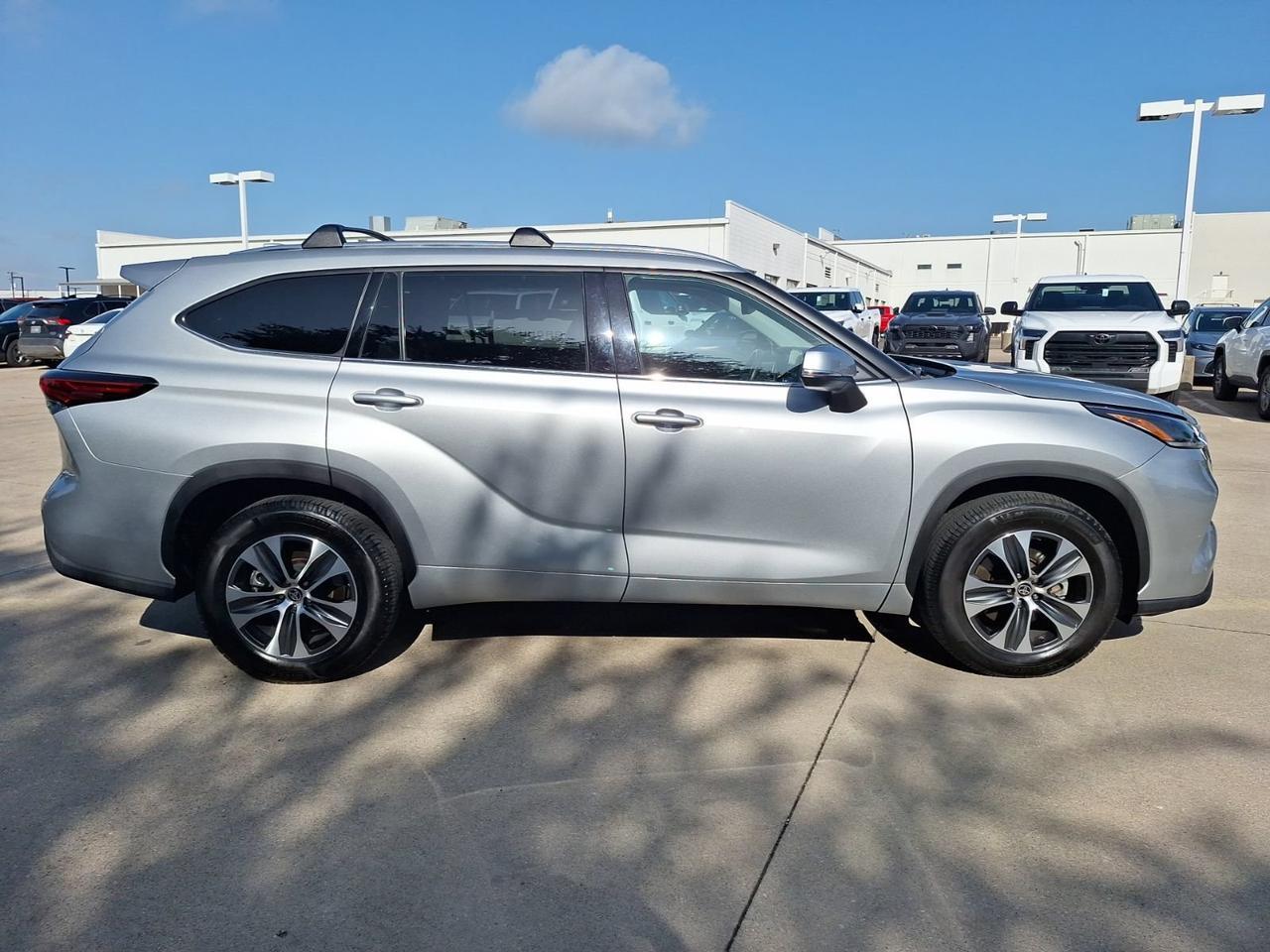 2021 Toyota Highlander XLE Hurst TX